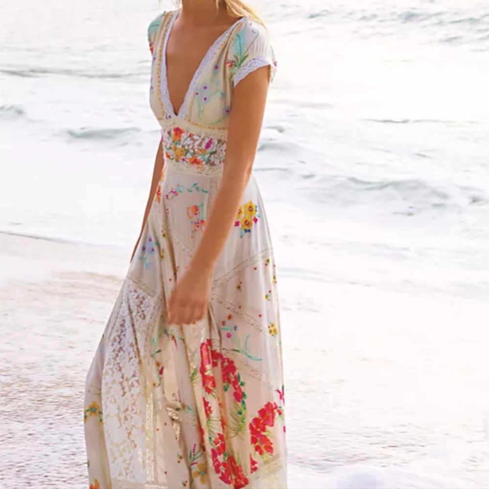 Hibiscus Heaven Maxi Dress